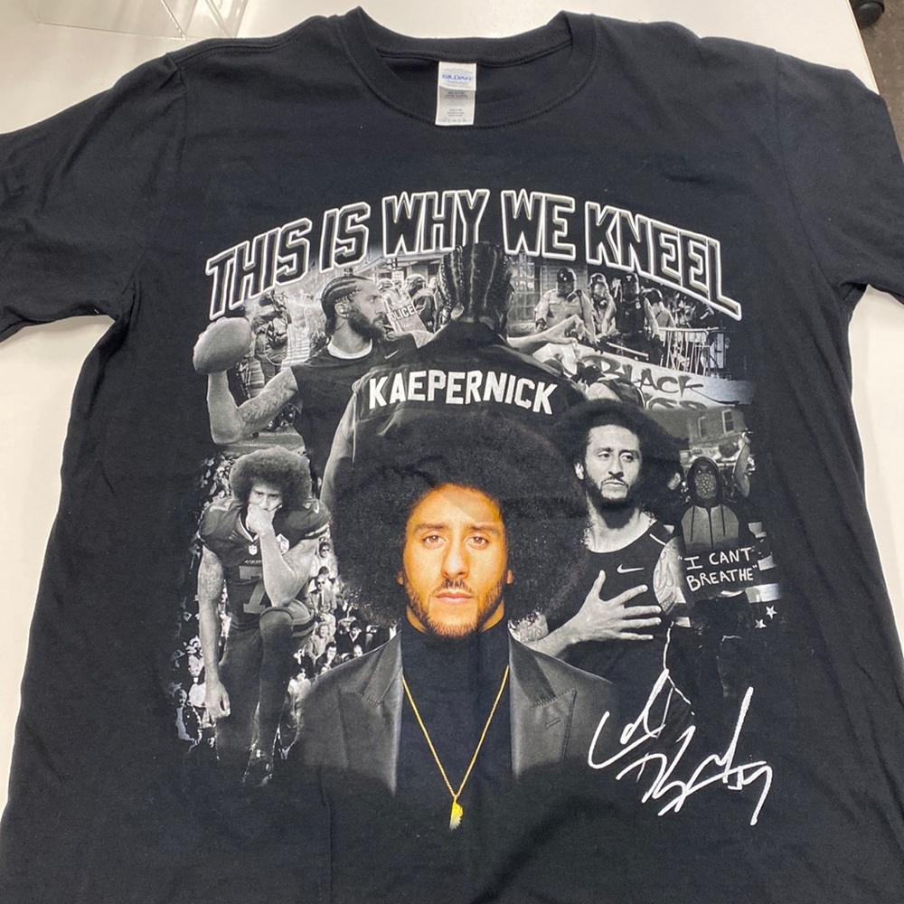 Gildan Colin Kaepernick “this is why we kneel” tee sz L